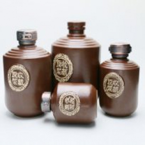 新葡的京集团350vip8888定做厂家分享定制酒瓶的重要性