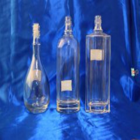 玻璃酒瓶价格上涨不如用新葡的京集团350vip8888来替代